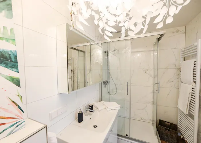 Dompanorama Der Kleine Dschungel Fuer 2-4 Pers *